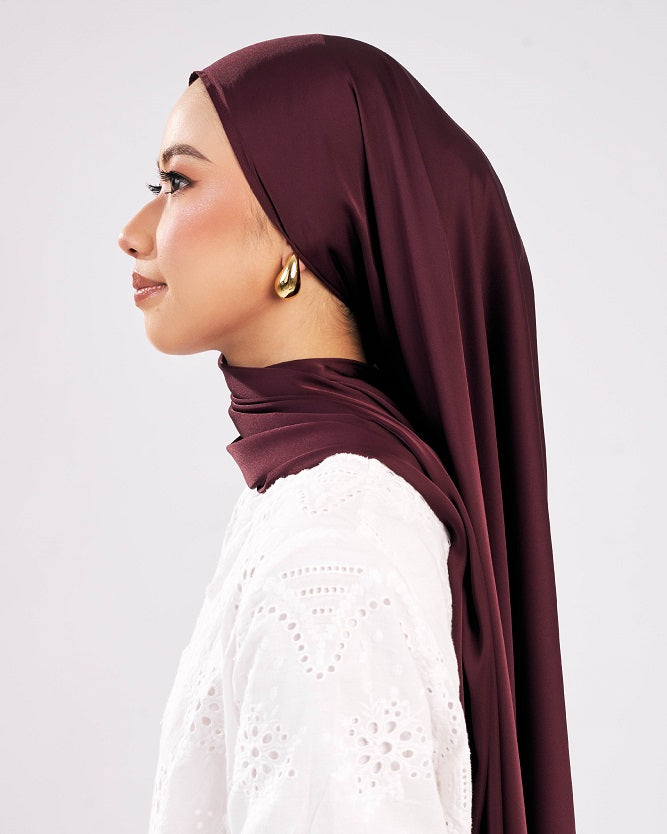 Tudung Sareeya Satin Matte Shawl mewah merah burgundy Premium Hijab Malaysia